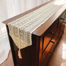 Chemin de table dentelle crochet bohème écru pompons