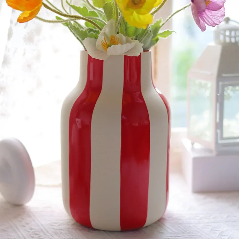 vase en céramique nordique pour décoration et arrangement floral - vue 4 sur 7