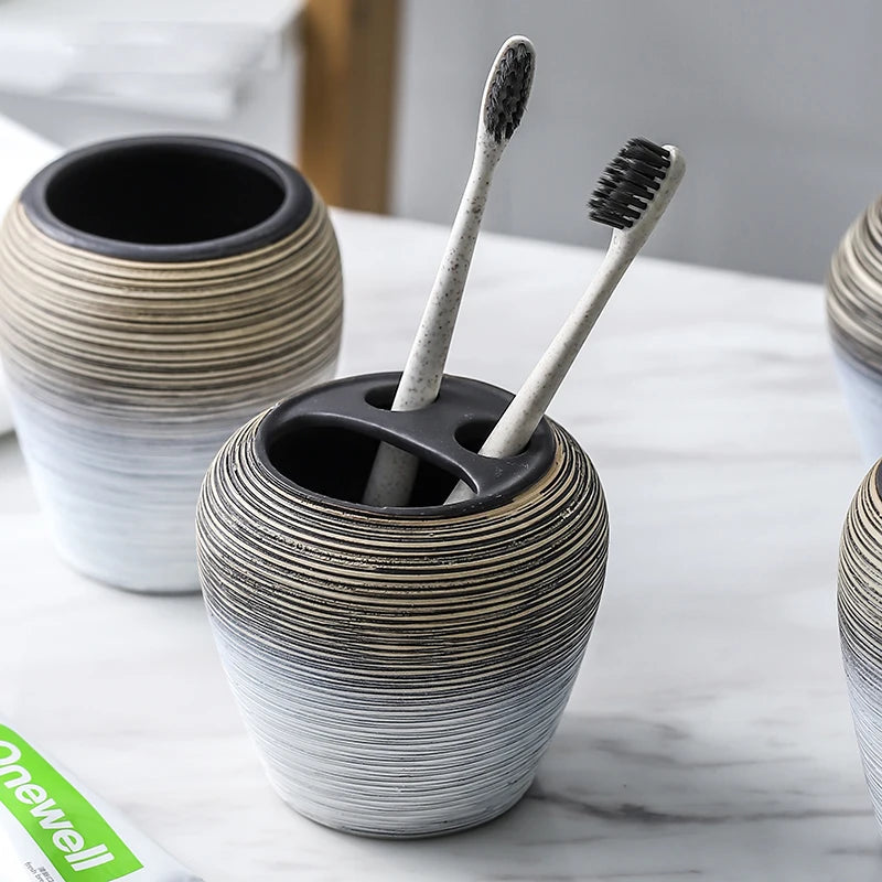 accessoires de salle de bain en céramique rétro artisanaux et pratiques - vue 3 sur 8