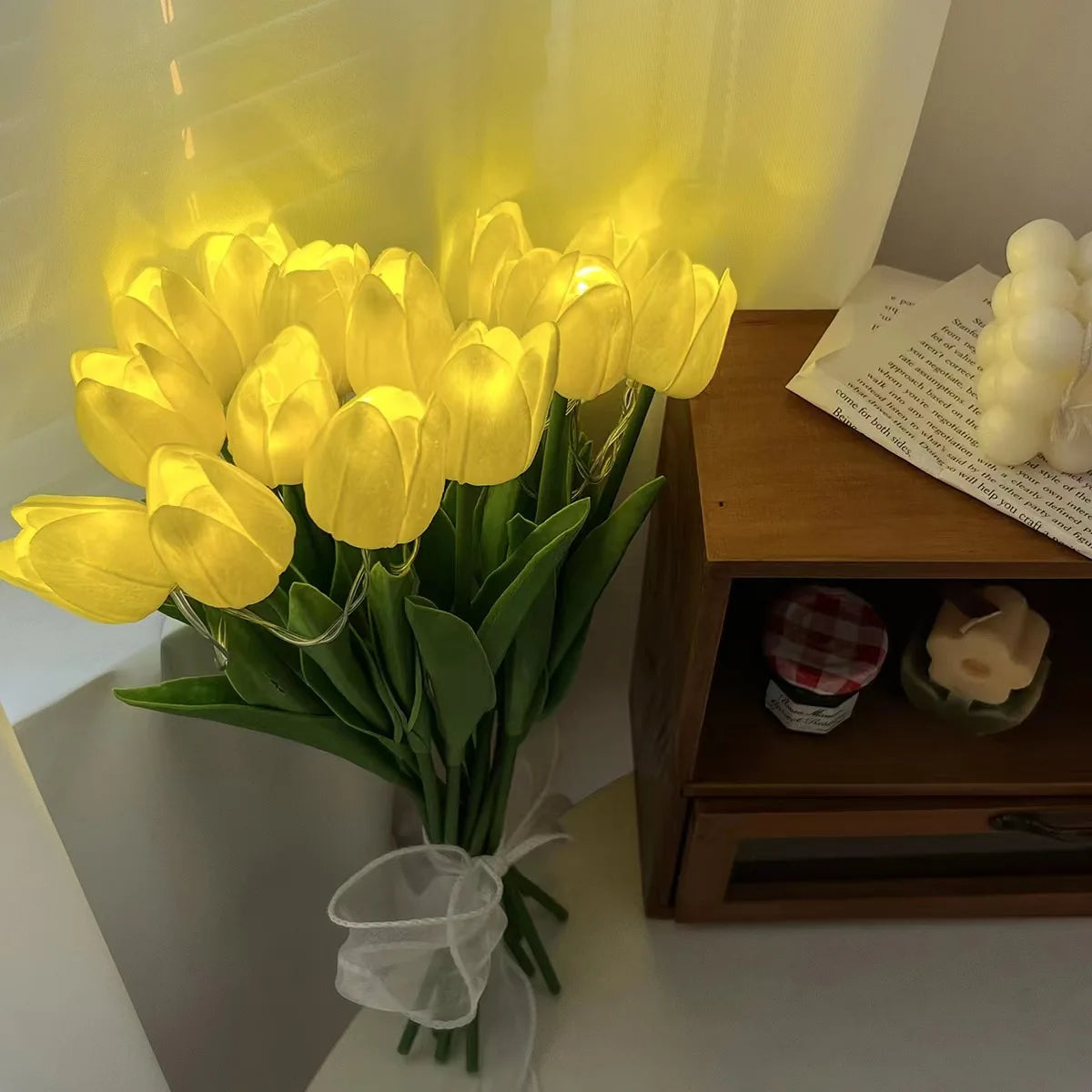 lampe tulipe décorative avec fleurs artificielles pour intérieur - vue 2 sur 8