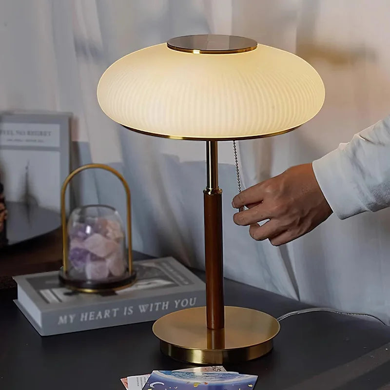 Nordic Vintage Table Lamp White Glass Desk Light for Bedroom - vue 5 sur 7