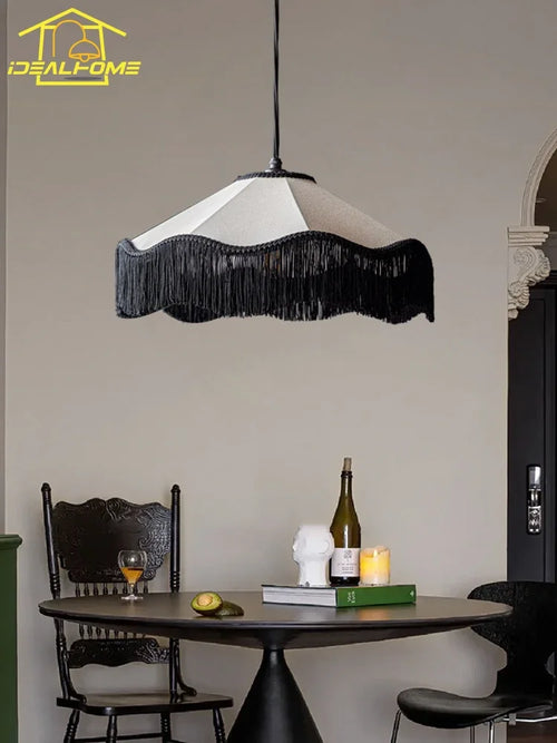 suspension décorative en tissu rétro design français avec pampilles - vue 5 sur 8