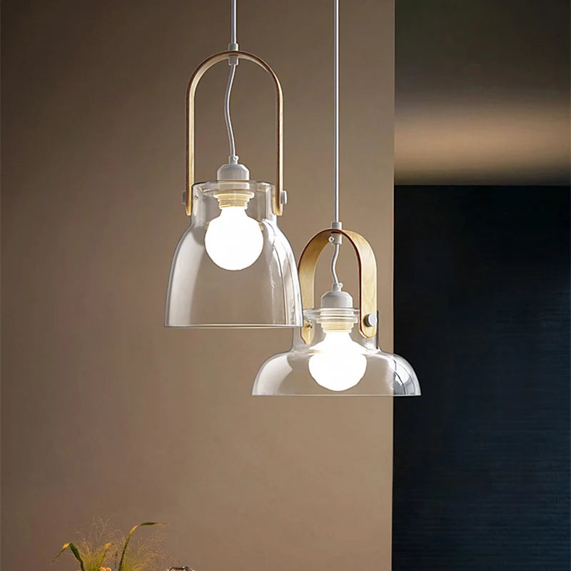 suspension moderne en verre transparent avec ampoule en bois - vue 1 sur 8