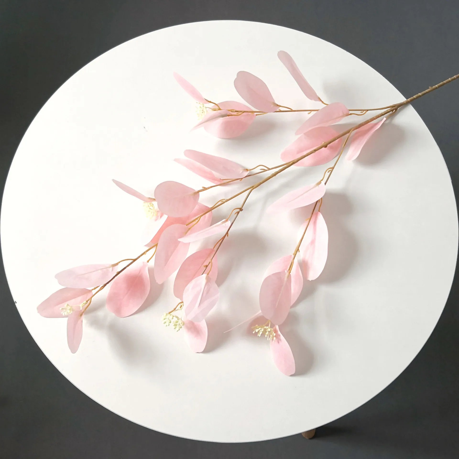 branches de feuilles d'eucalyptus en soie artificielle pour décoration florale - vue 3 sur 17