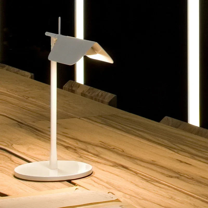 Italian Designer High Quality Table Light Desk Lamp for Bedroom Reading - vue 3 sur 8