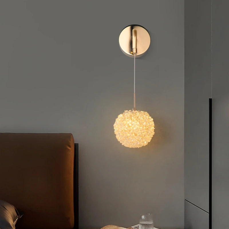 applique murale en cristal et métal doré design élégant pour intérieur moderne - vue 4 sur 10