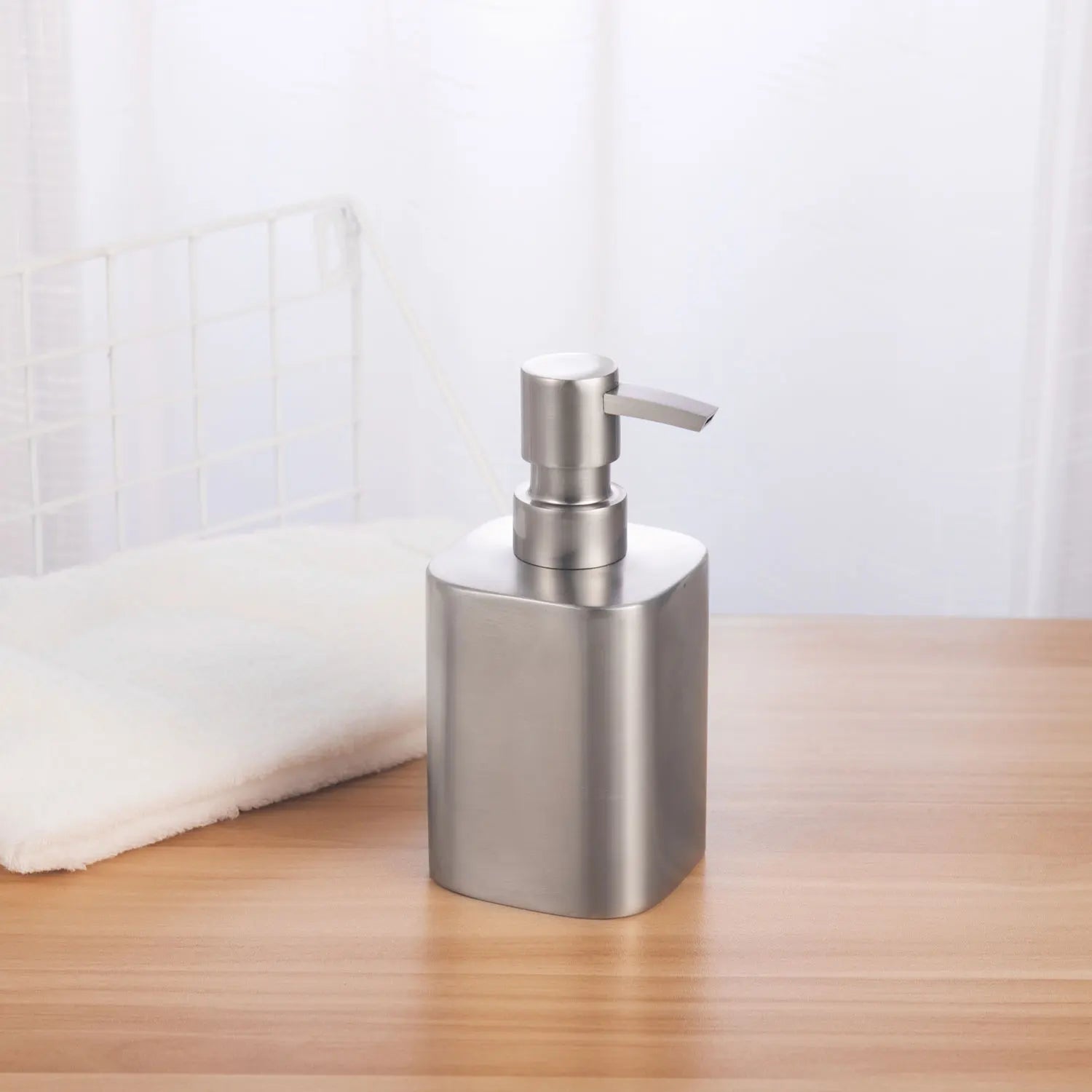 distributeur de savon en acier inoxydable pour salle de bain - vue 9 sur 11