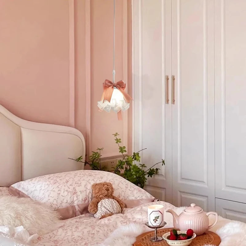 suspension moderne en verre pour chambre de petite fille - vue 3 sur 7