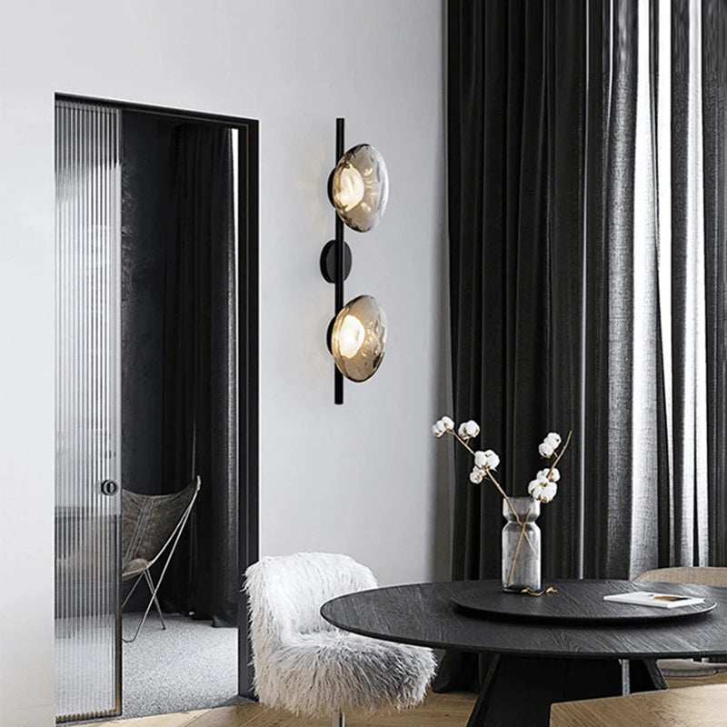 applique murale nordique en verre transparent et métal doré pour divers espaces - vue 3 sur 18