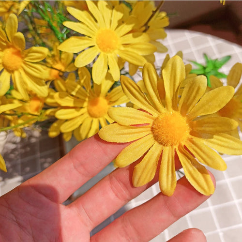 5 têtes de marguerites blanches fleurs artificielles pour décorations festives - vue 5 sur 11