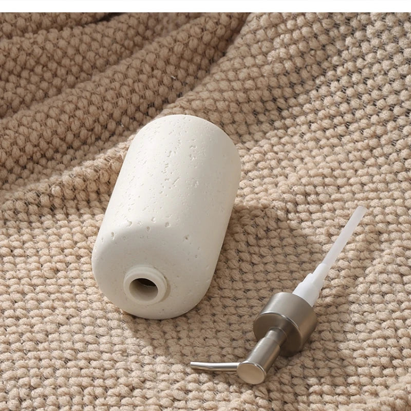 bouteille distributrice de désinfectant haut de gamme pour les mains - vue 6 sur 8