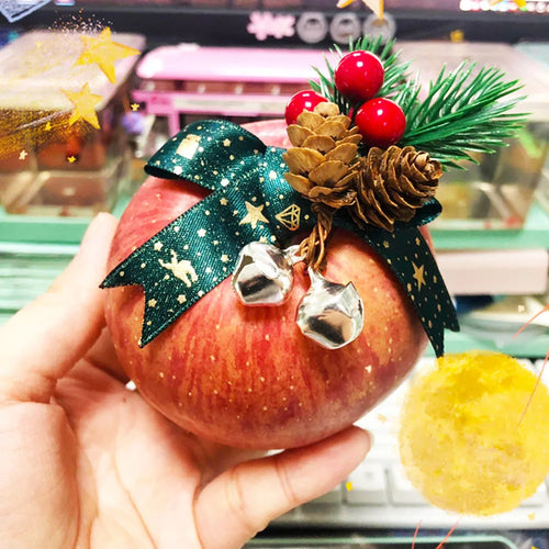 accessoires de couronne de noël fausses baies et pommes de pin - vue 8 sur 8