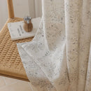 Voilage tulle motifs floraux style campagnard fenêtre salon