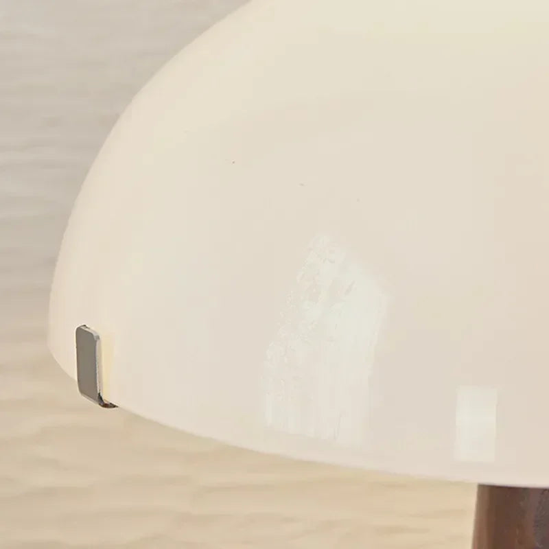 lampe de table moderne en bois et marbre avec abat-jour en verre - vue 6 sur 9