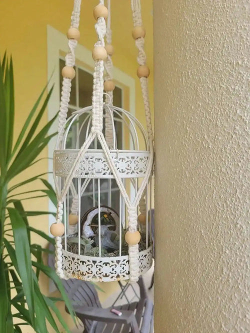 panier suspendu décoratif en tressé avec perles en bois - vue 3 sur 6