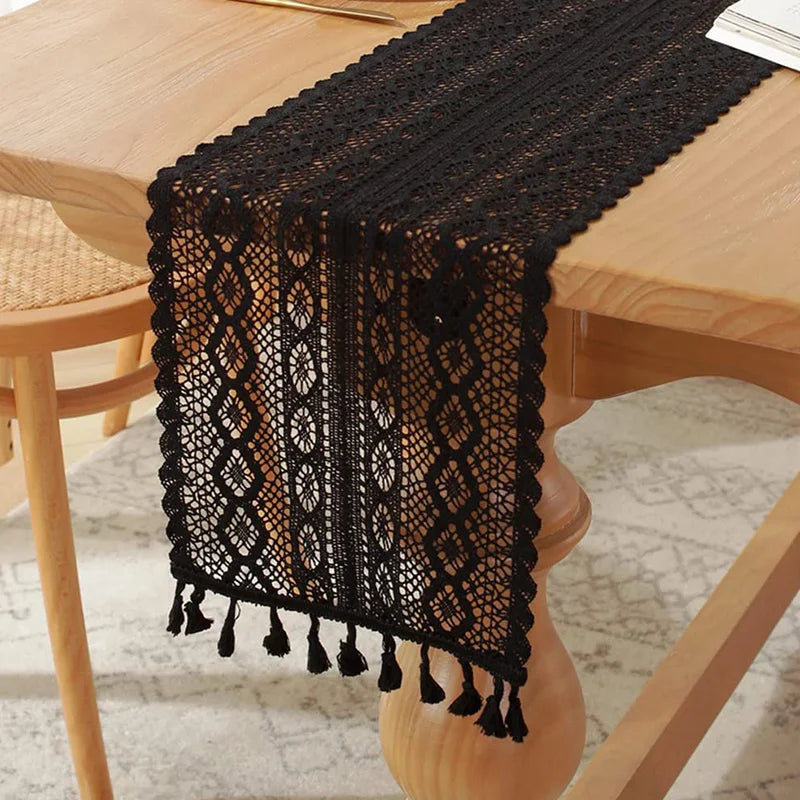 Chemin de table dentelle crochet style vintage pompons - vue 8 sur 12