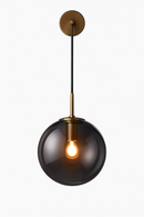 Applique murale avec boule de verre suspendue