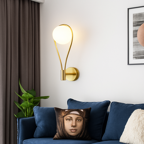 Applique murale design à LED dorée avec boule en verre blanc Shadow - vue 4 sur 8