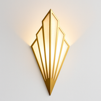 Applique murale design LED en métal de forme triangulaire Bumbee