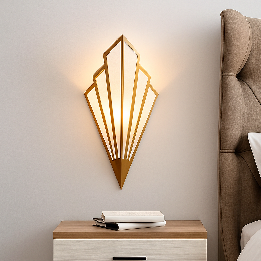 Applique murale design triangulaire LED en métal coloré - vue 2 sur 8
