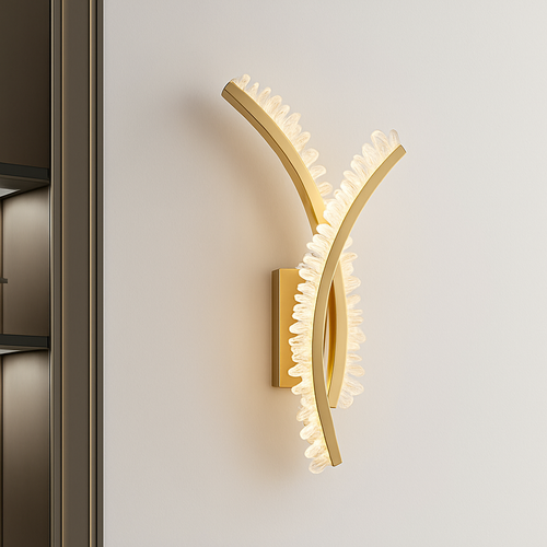 applique murale en cristal naturel et métal doré pour décoration d'ambiance - vue 5 sur 8