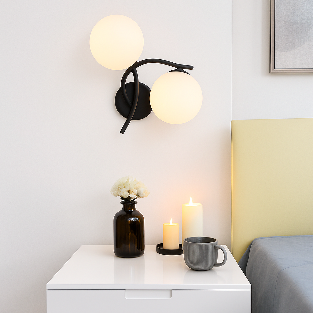 Applique murale LED design croisé avec boule de verre (noir ou doré) - vue 3 sur 8