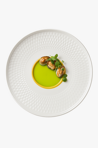 Assiette ceramique texturee relief style artisanal service