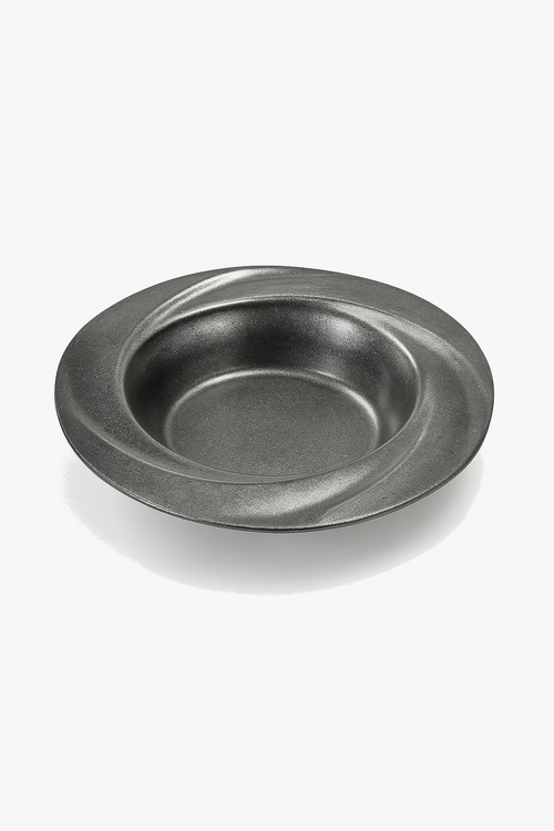 assiette-retro-acier-inoxydable-style-restaurant-luxe-0.png