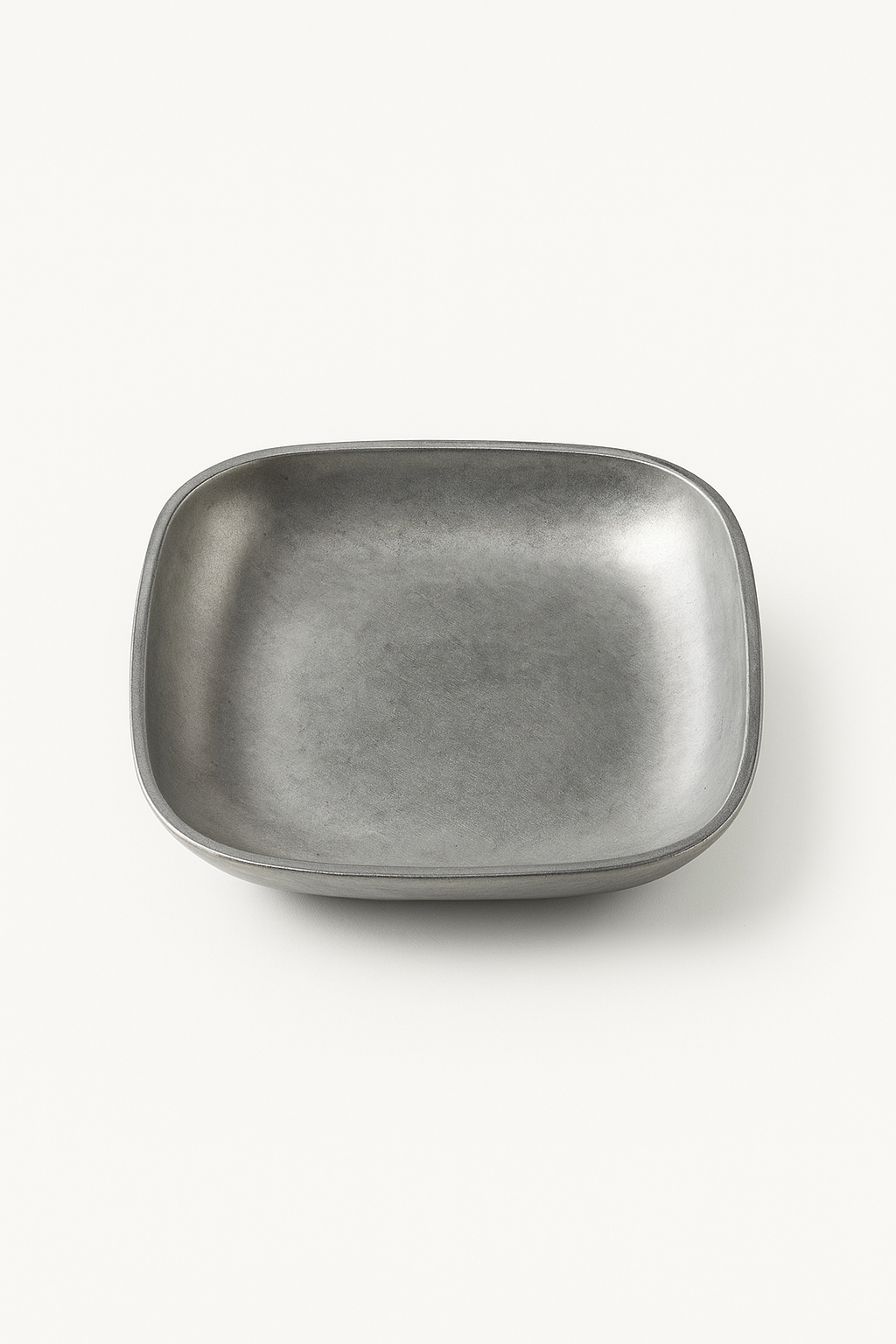 Assiettes plates inox style vintage nordique cuisine
