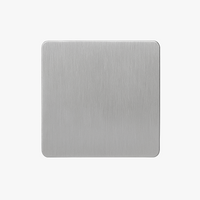 Cache prise plate en acier gris clair brossé bords arrondis