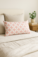 housse de coussin rose à motif géométrique décoratif pour la maison