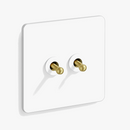 interrupteur-double-2-voies-en-acier-blanc-mat-et-dor-bords-arrondis-0.png