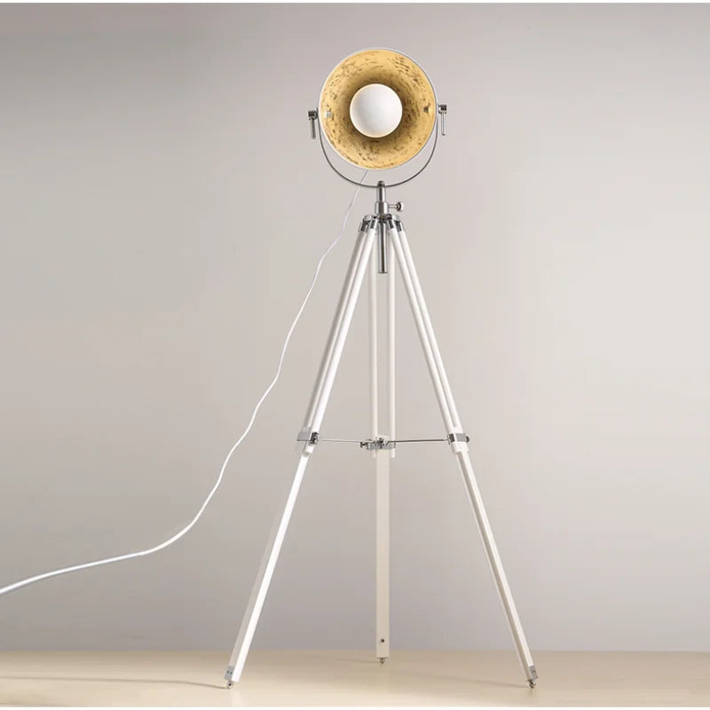 lampe-de-sol-vintage-tr-pied-style-industriel-avec-ampoules-edison-4.png