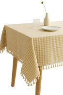Nappe champêtre à carreaux avec pompons décor table