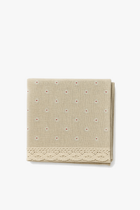 Nappe coton style champetre dentelle fleurs pompons table