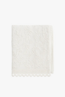 Nappe dentelle florale style champetre brodee coton table