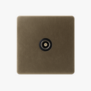 prise-tv-en-acier-gris-vieilli-bords-arrondis-0.png