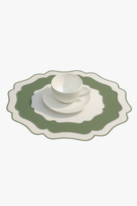 Set de table en lin brodé style classique