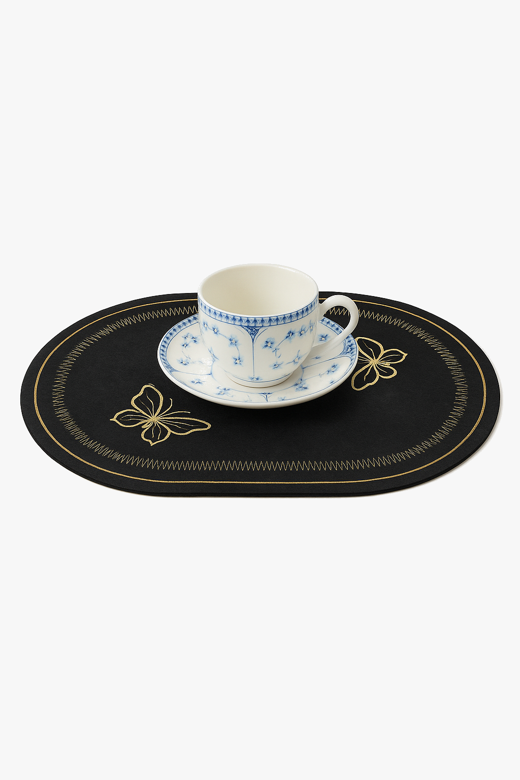 set-de-table-en-lin-brod-style-classique-0.png
