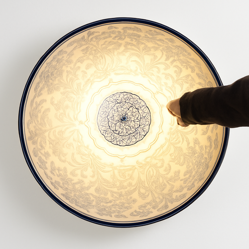 Suspension design demi sphère avec gravure fleurie intérieur - vue 5 sur 7