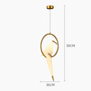 Suspension design LED oiseau dans cerceau doré