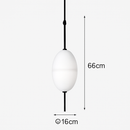 Suspension design moderne en verre en forme de goutte bleue