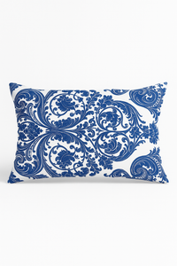 taie d'oreiller rectangulaire fleurs et feuilles bleues décoratives