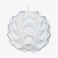 Suspension design ondulé blanc