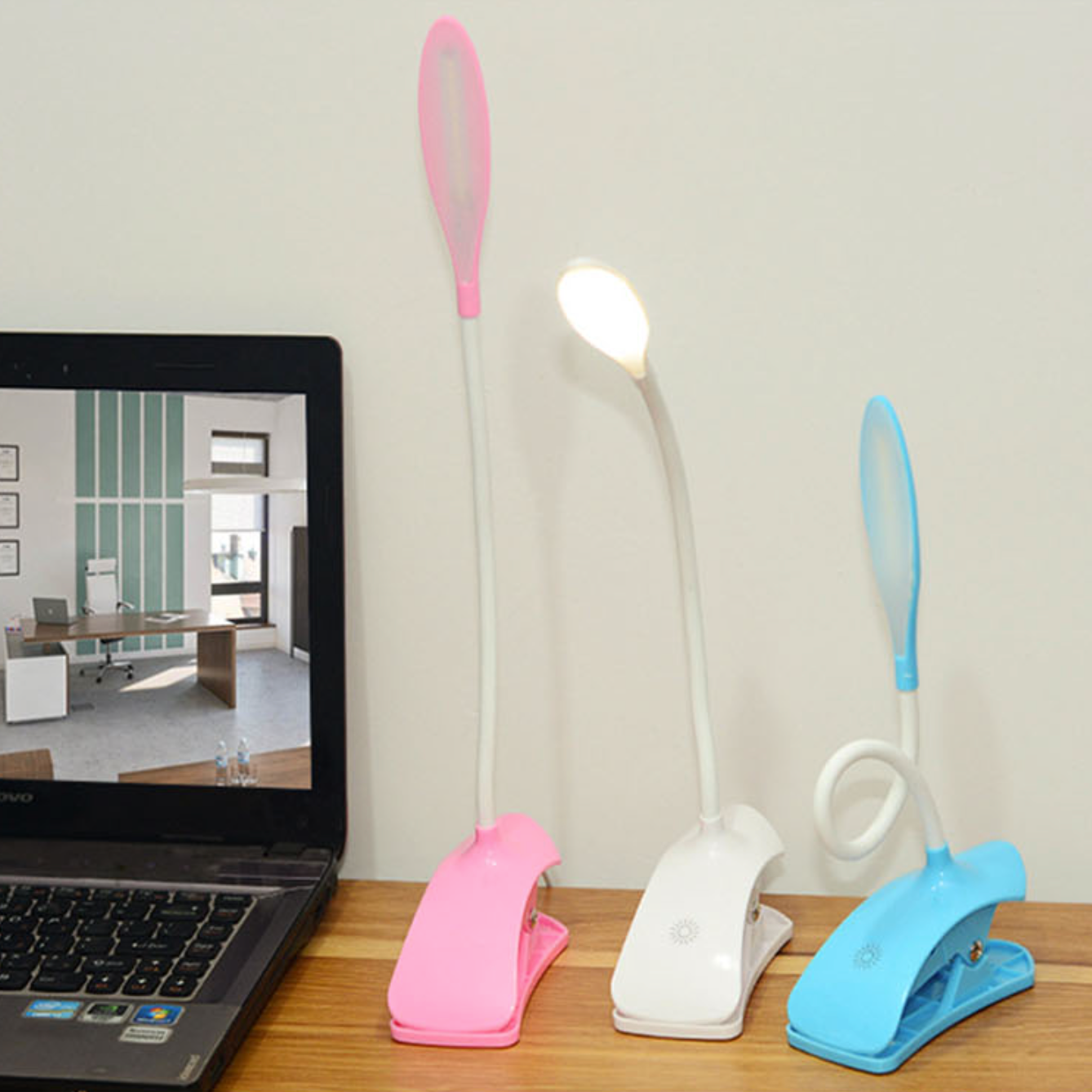 Lampe de bureau LED colorée à pince et USB - vue 2 sur 4
