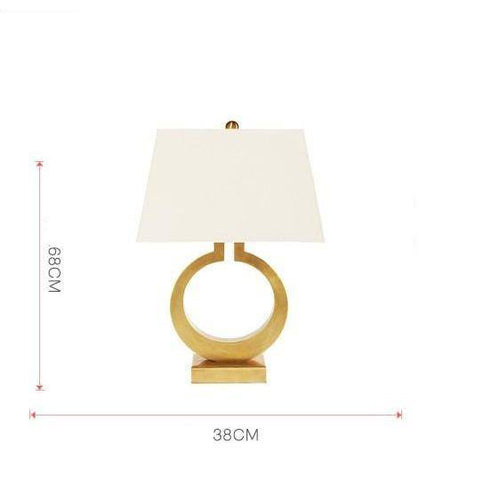 Lampe à poser design LED en métal doré avec abat-jour triangulaire Lampara - vue 4 sur 4