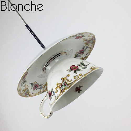 Suspension LED tasse en céramique avec détails fleuris - vue 4 sur 9