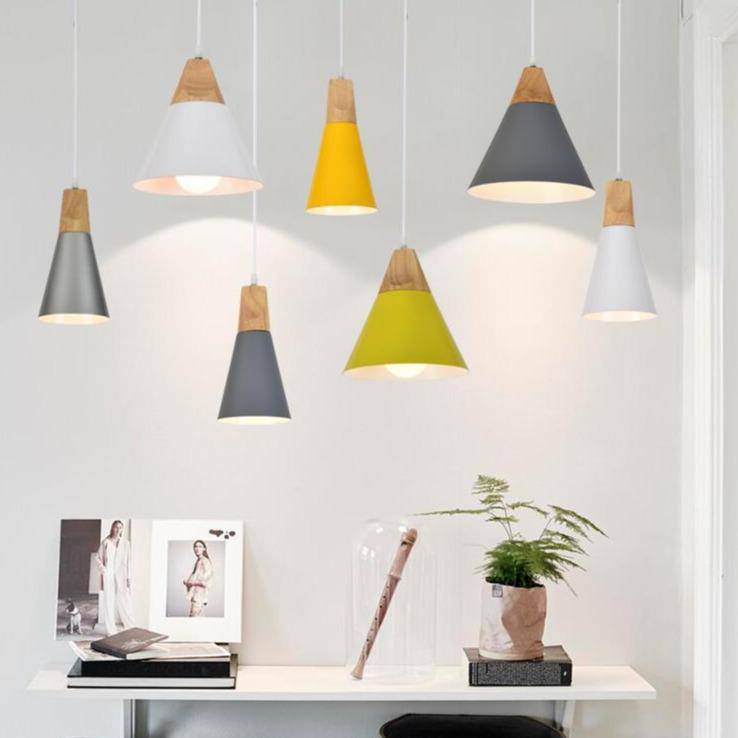 Suspension en bois et aluminum en forme de cone - vue 2 sur 14