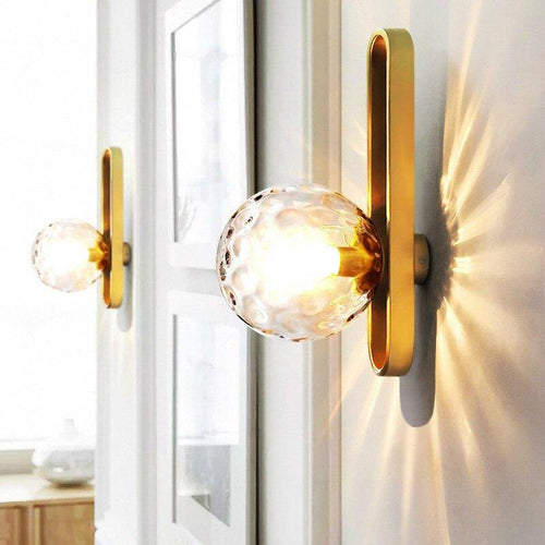 Applique murale design dorée avec boule en cristal American - vue 3 sur 8