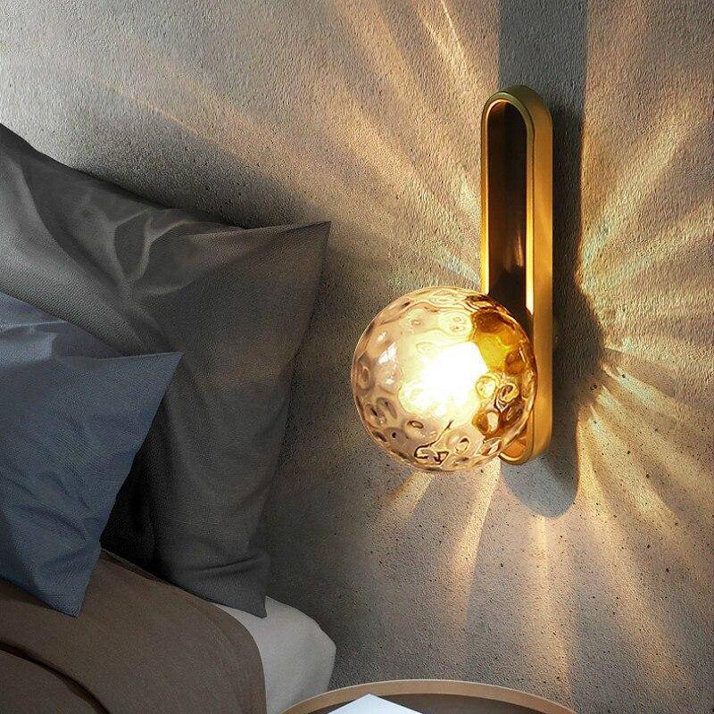 Applique murale design dorée avec boule en cristal American - vue 5 sur 8